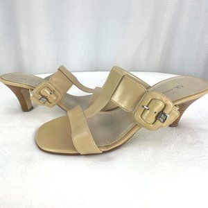 ANNE KLEIN light tan slip-on sandal w/ faux buckle - SZ 8.5